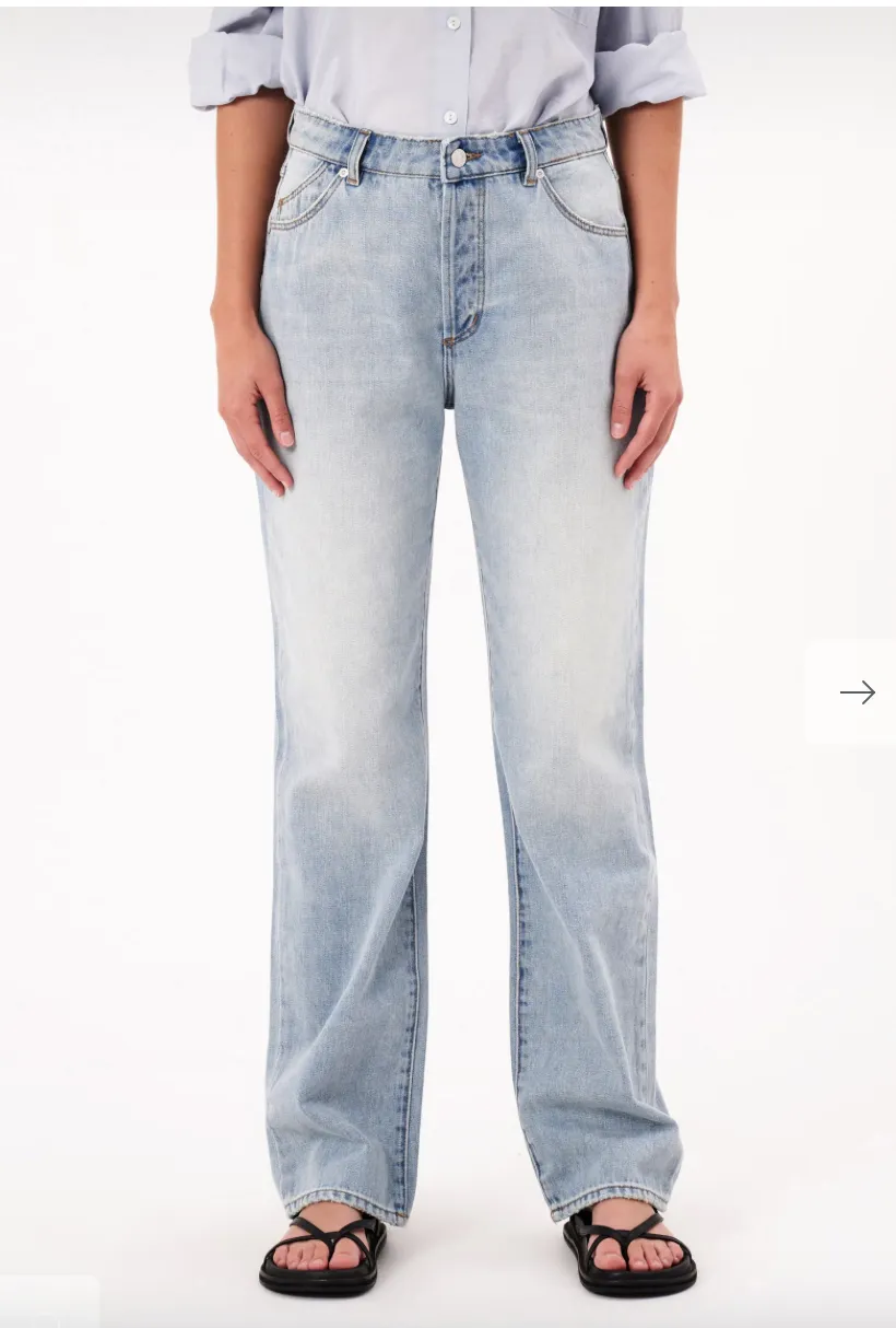 90s Relaxed Faded Blue Denim Jeans