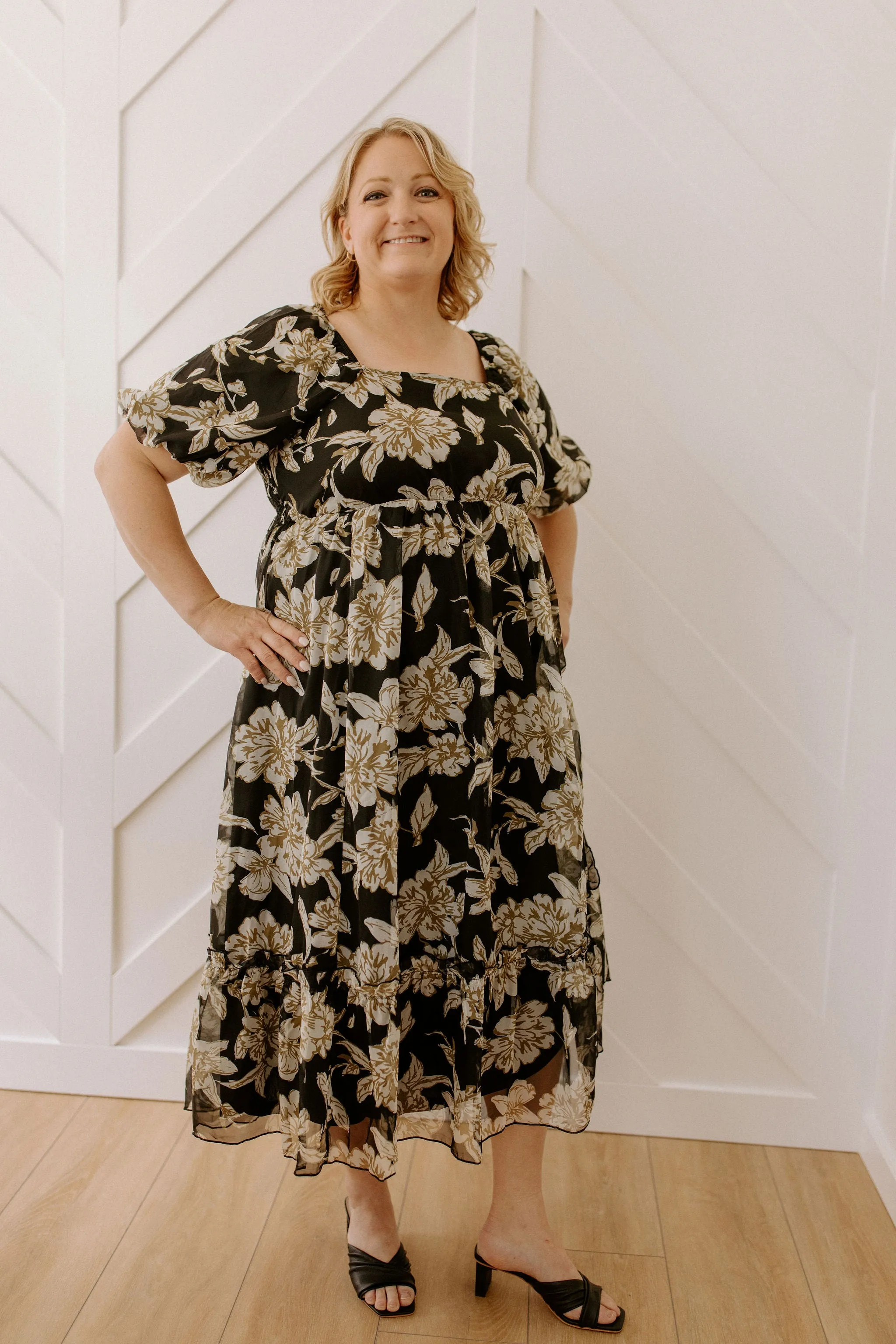 The Fiona Bubble Sleeve Floral Maxi Dress - Black - PLUS